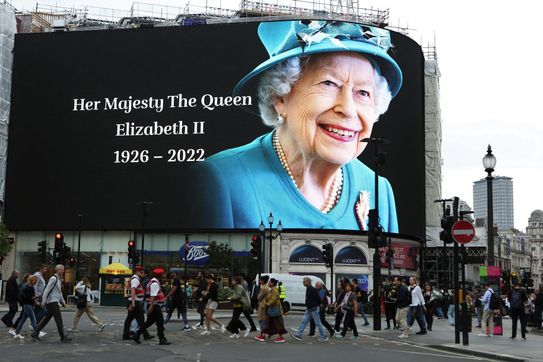 Billboard honoring Queen Elizabeth II (1926-2022)
